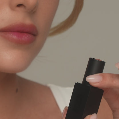 סרטון שפתון ROCK&ROLL LIPSTICK