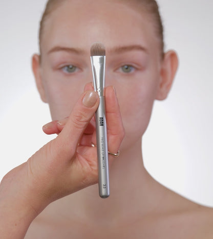 BRUSH NO 35 מברשת קונסילר מס׳ 35 סרטון שימוש