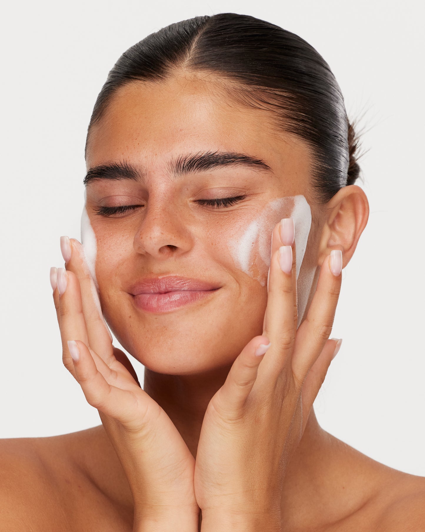 GLOWRISE CLEANSING FOAM