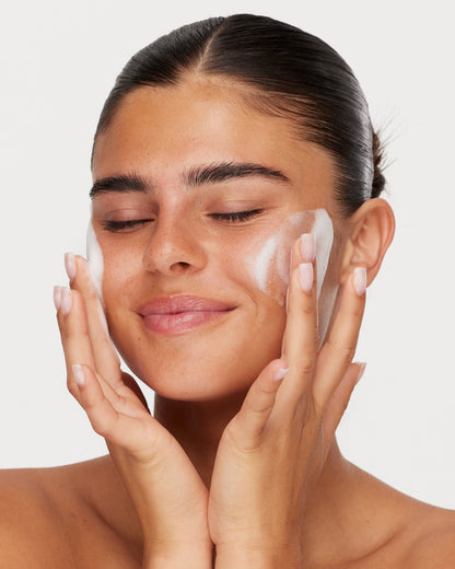 GLOWRISE CLEANSING FOAM