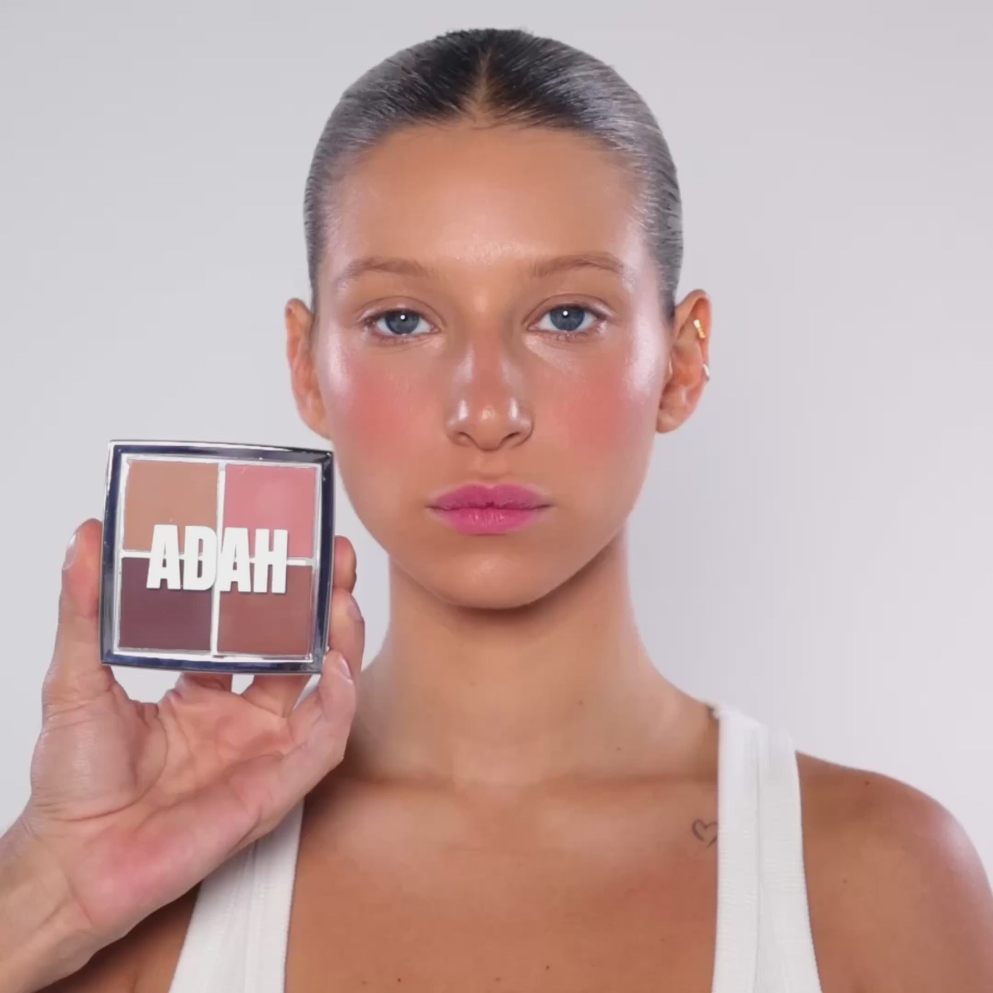סרטון פלטת צלליות FLAWLESS PALETTE 